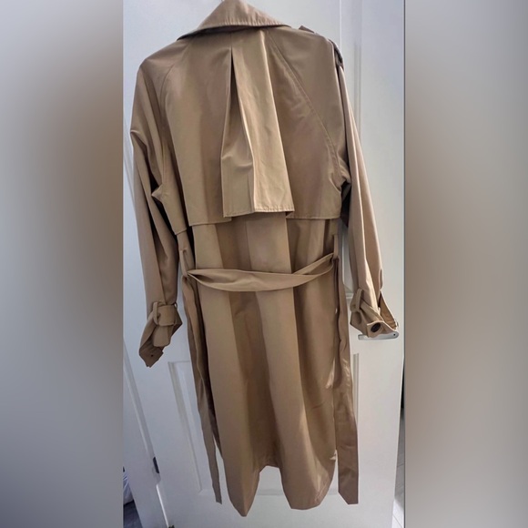 Abercrombie & Fitch Trench Coat Size Medium Never worn Water & wind resistant - Picture 2 of 3